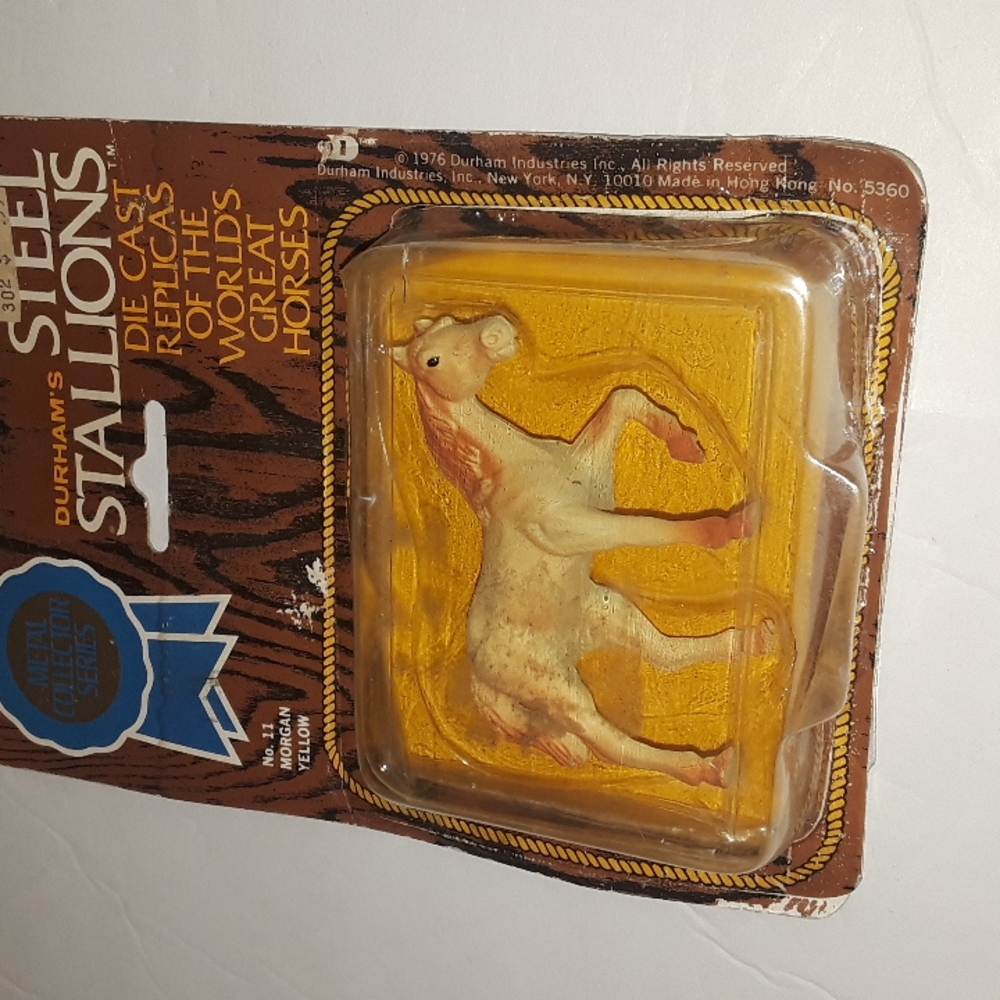 VINTAGE NEW 1970s DURHAMS STEEL STALLIONS MORGAN YELLOW DIE CAST HORSE